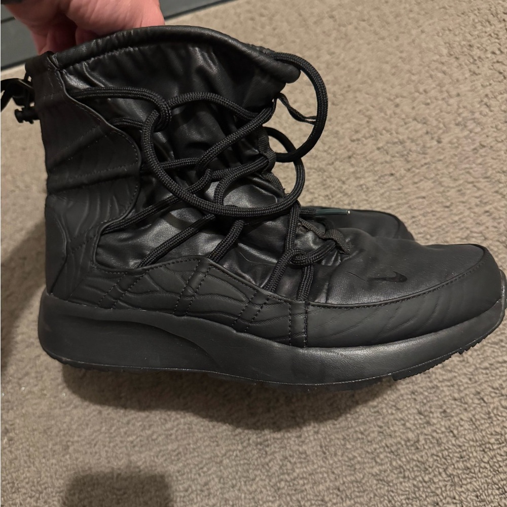 Nike Tanjun High Rise Boots - Picture 2 of 4